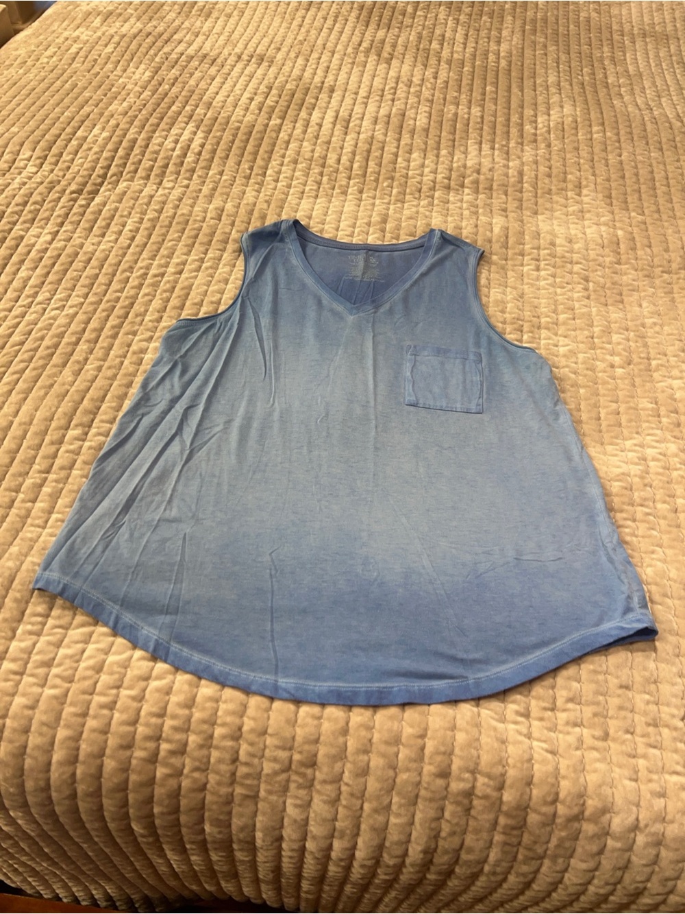 Time and Tru Light Blue V-Neck Sleeveless Tank with Pocket